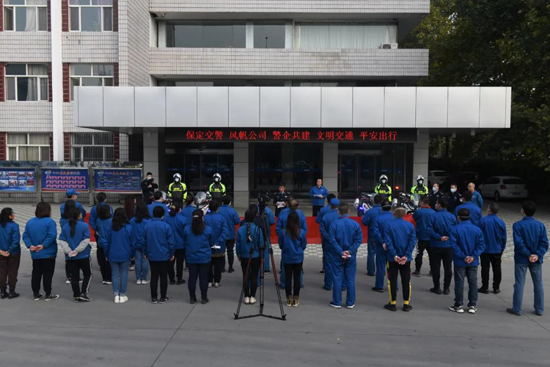 公司與保定市交警大隊共同開(kāi)展“文明交通，平安出行”活動(dòng)